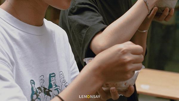 “就卖10块，难怪凌晨2点还满座”