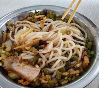 桂林旅游吃米粉多少钱一份合适,带娃桂林旅游必带物品