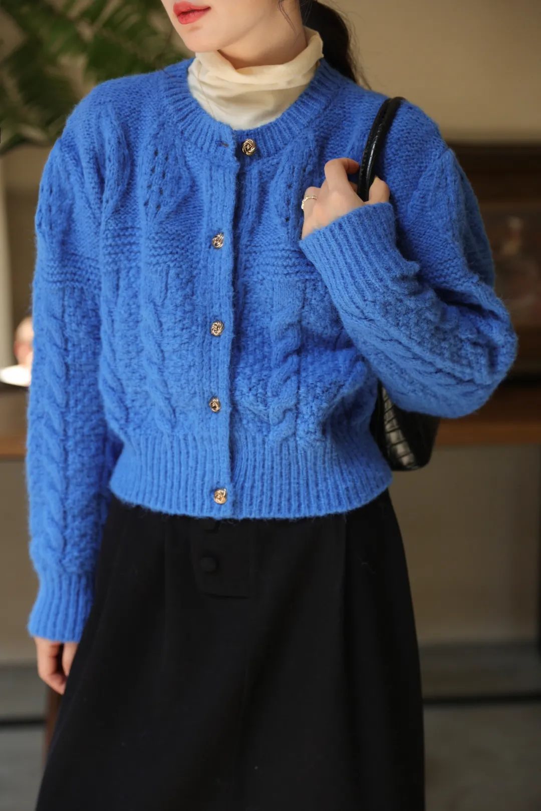 没有什么比羽绒更温暖,同样是温暖感十足的毛衣