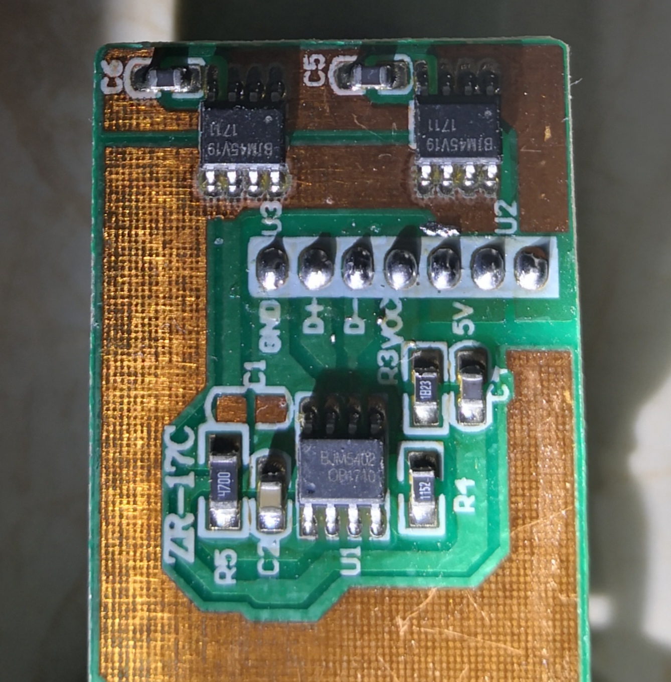 山寨也越来越舍得花成本了！拆解一个高仿的山货OPPO充电头