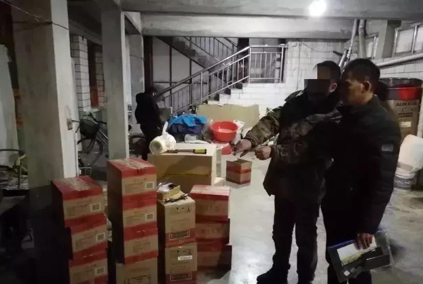 宜宾警方抓获卖假酒,浙江警方破获特大制售假酒