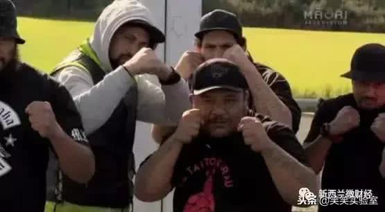 黑帮里面的钱和武器,黑帮用的东西是什么