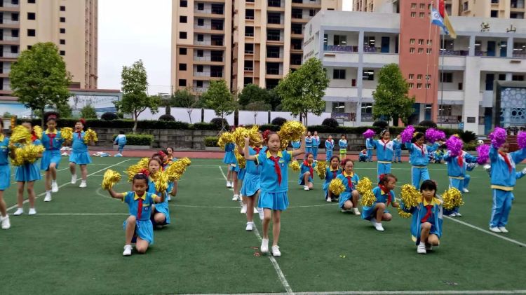 阳光体育足球,足球运动在校园的发展