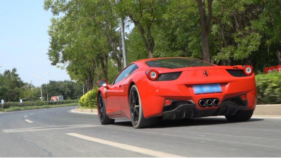 法拉利458italia限量版,所有男人的跑车梦