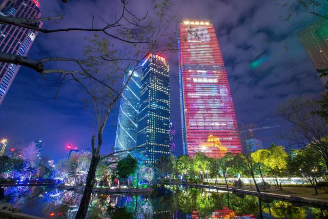 广州cbd震撼航拍,航拍广州琶洲cbd400多米高楼