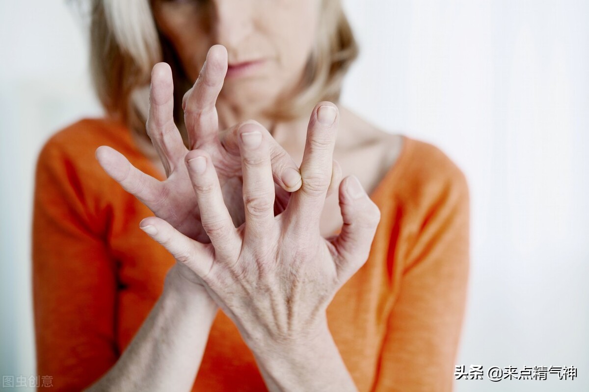 巧按摩，膝关节不再痛！关节内的软骨发生了磨损