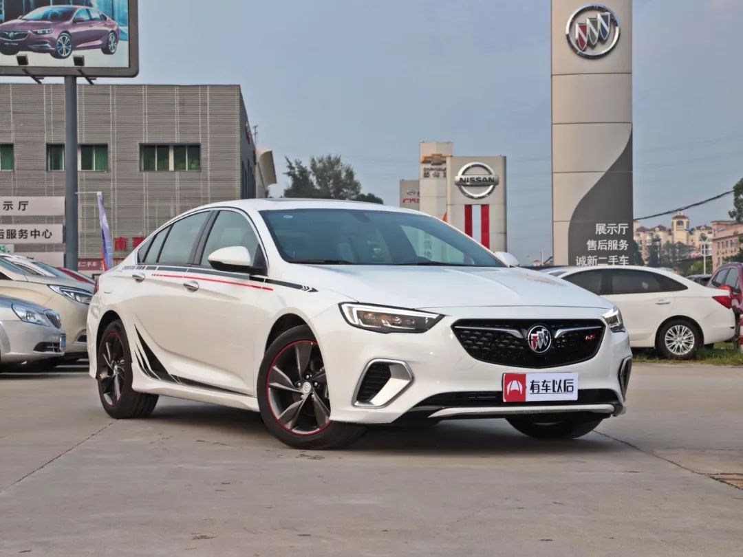 优衣库联名疯抢视频,roylichtenstein联名优衣库