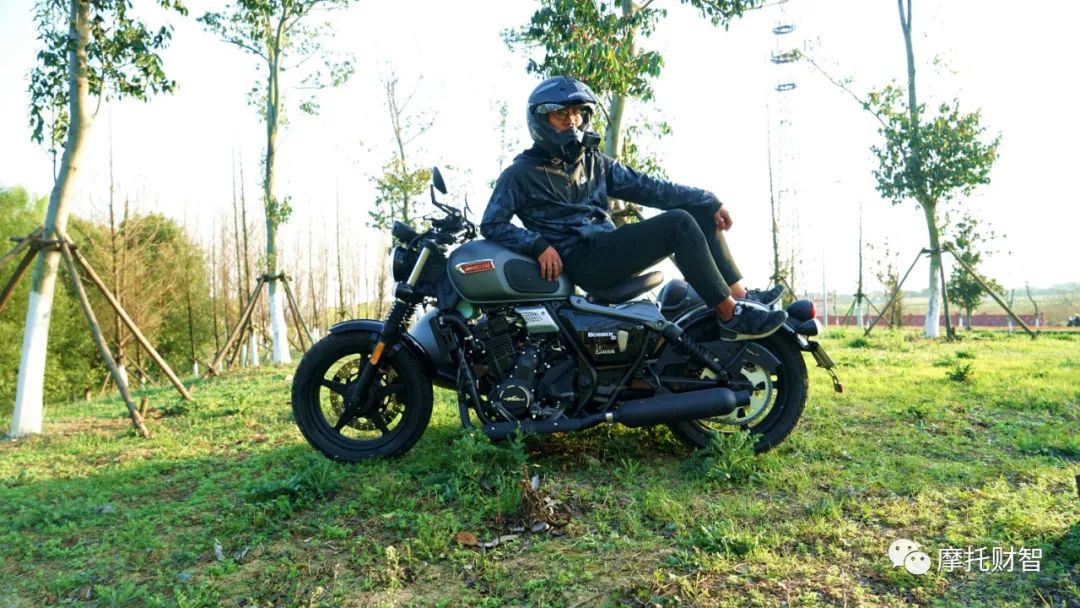 胖虎试驾：长江边三轮Bobber400