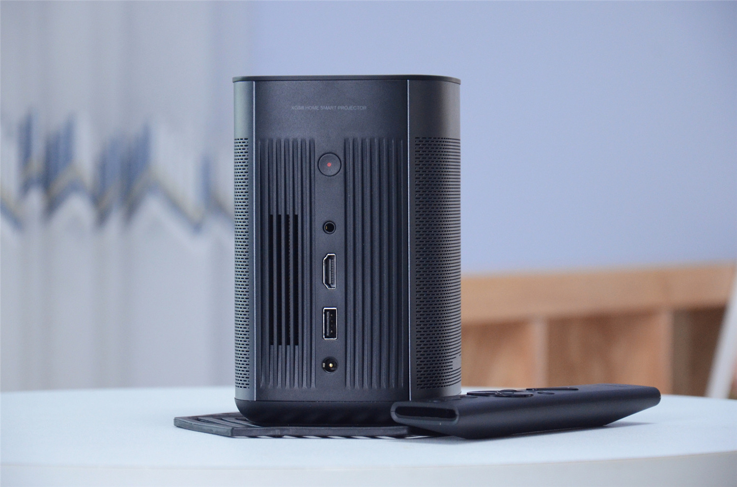 1080P分辨率，开机没广告，极米Play超悦版迷你投影评测