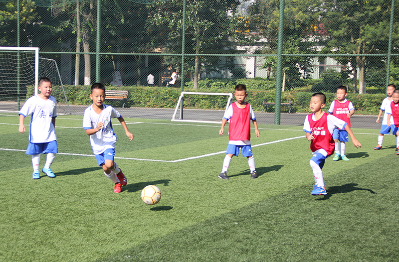 巴萨足球夏令营2017,巴萨2017足球夏令营