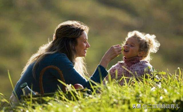 怎样让孩子学会正确的与人交往呢,孩子不合群怎么提高孩子社交能力