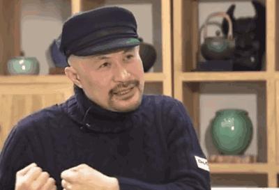 长恶人脸，竟是老婆奴！他拍风月片，被骂低俗，一幅画能卖出80万