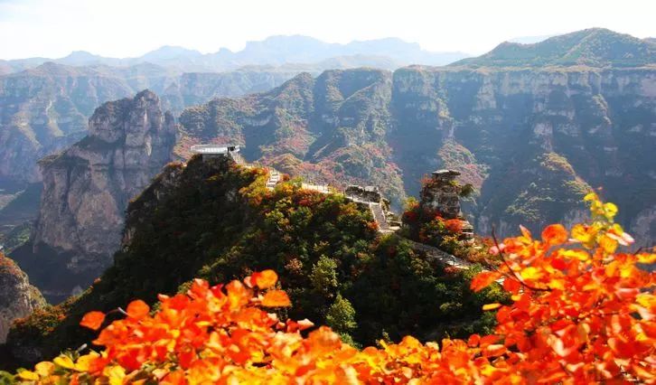 巍巍太行山山峰险峻,太行山奇峰峻岭