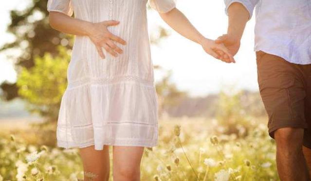 孕期肚子胀气老是打饱嗝,孕期肚子老咕噜响