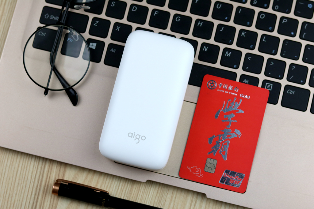 aigo充电宝大容量20000快充,aigoa10s充电宝