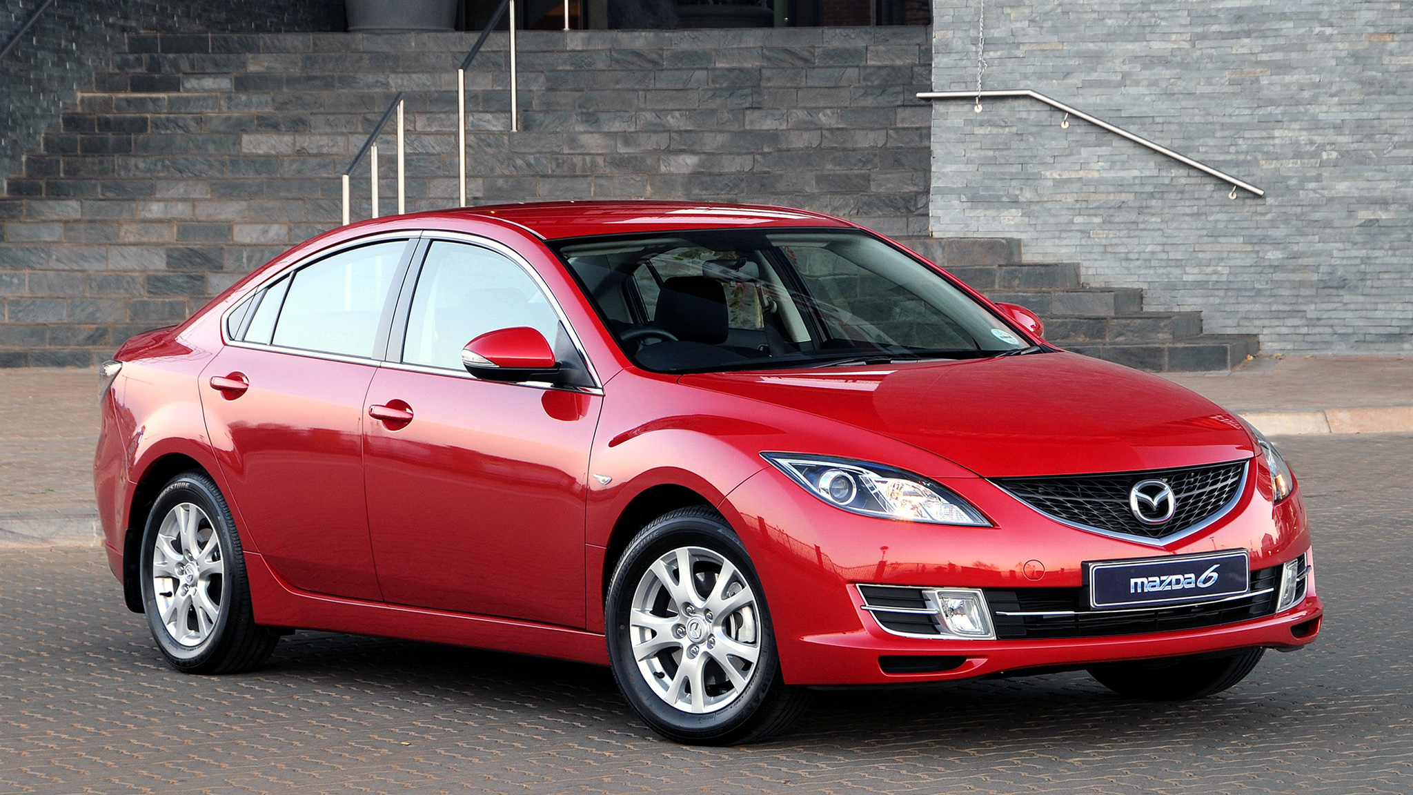 红色马六二手的多少钱,当年红色马自达6多少钱