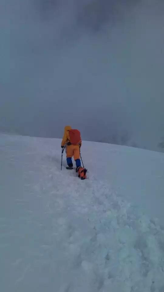 岗什卡雪山海拔多少米,圣洁的雪山辽阔的草原叫什么名字