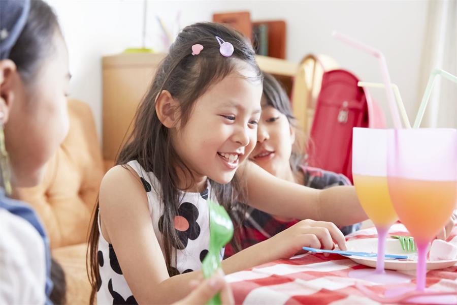 自来熟的孩子性格怎样培养,孩子自来熟怎么办