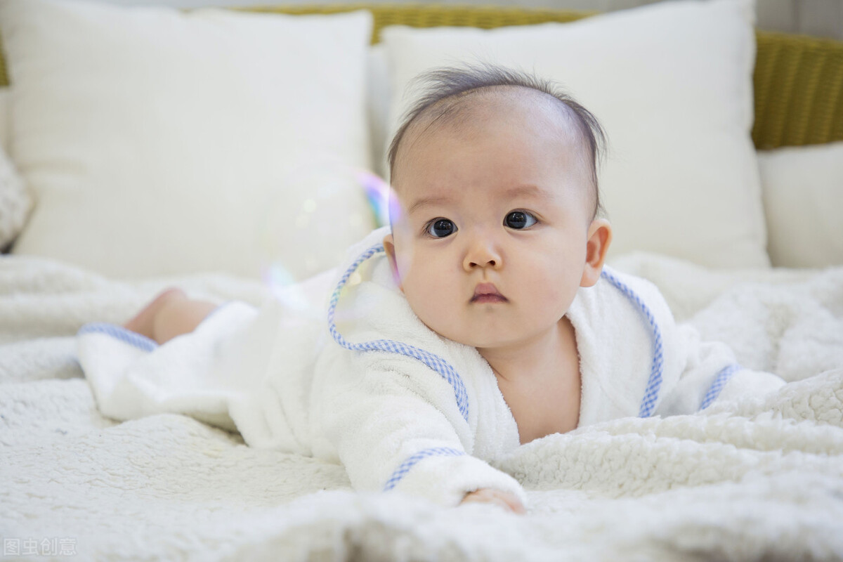 冬天怎么给宝宝洗澡,冬天怎么给宝宝洗澡最合适呢