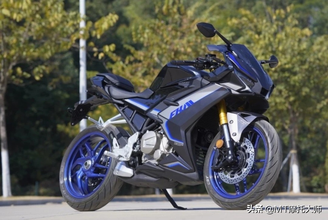 老款飞肯250是什么发动机,飞肯3gp对比春风250sr