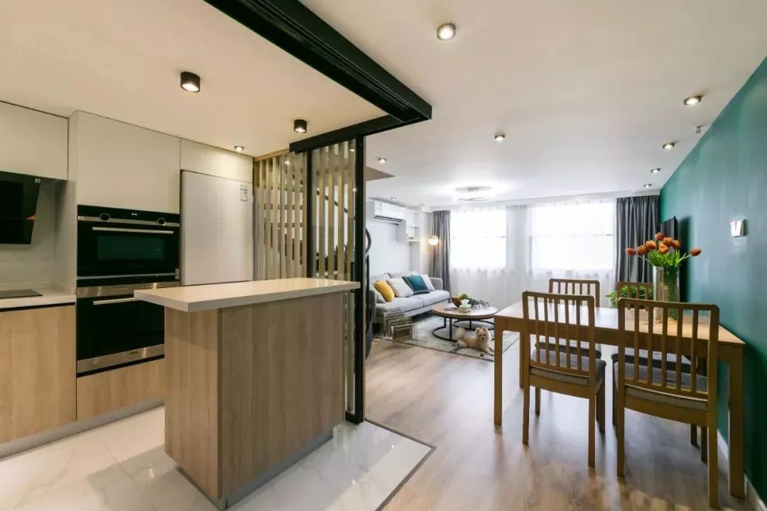 64㎡现代轻奢公寓，买了小复式，这样装修好精致