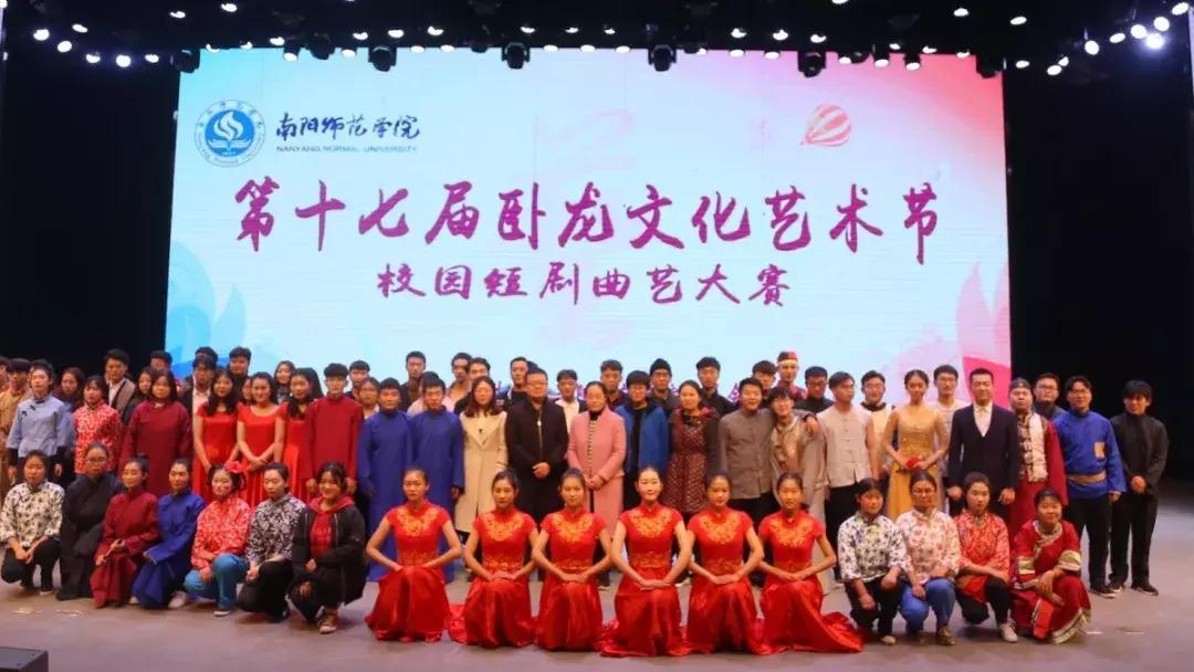 巨海纳百川麟阁多才贤意思,巨海纳百川麟阁多才贤什么意思