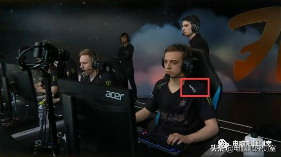 lol官方比赛用什么显示器,英雄联盟赛事都用什么显示器