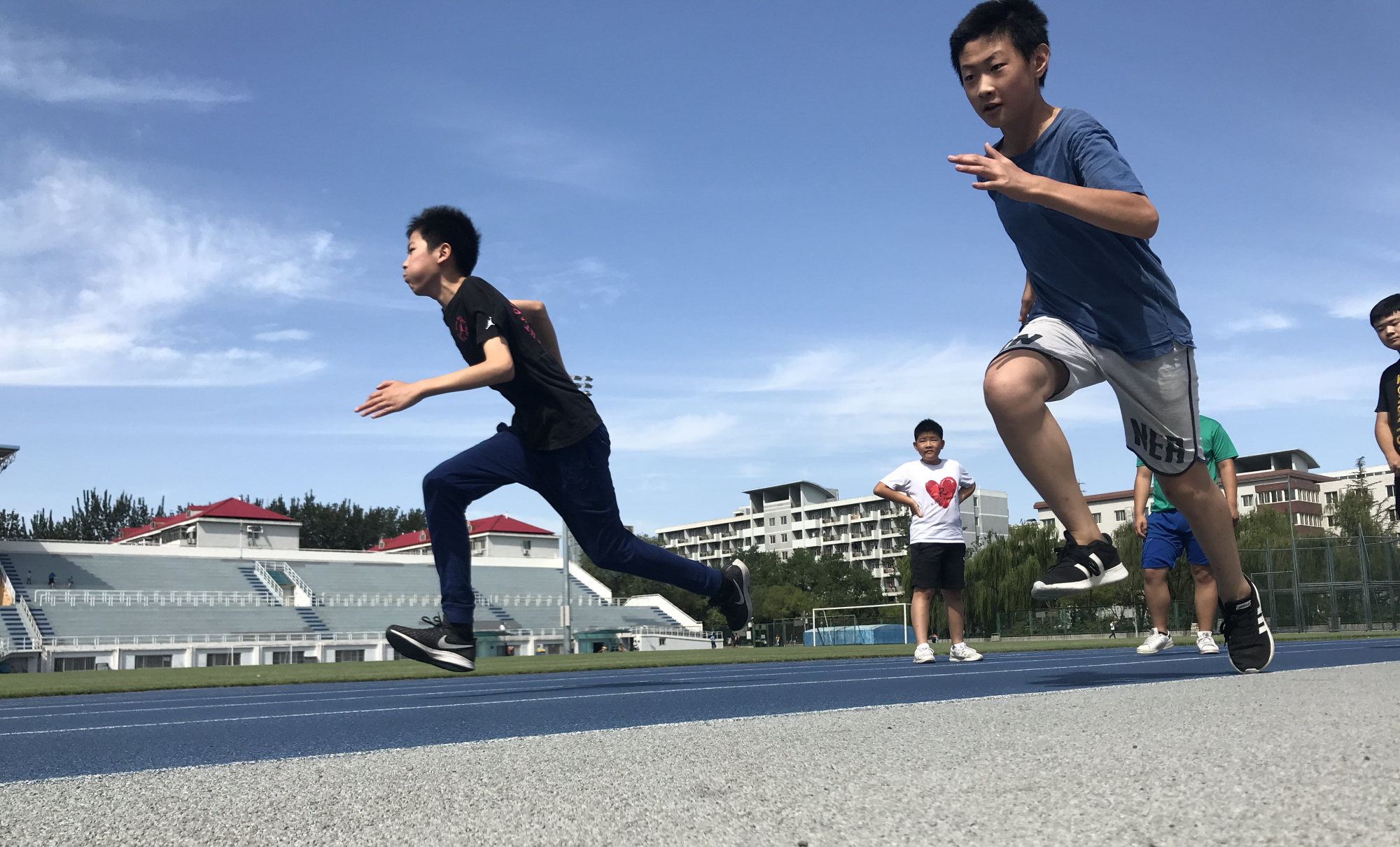 如何通过锻炼促进二次长高,只需三个动作就可以快速长高10cm