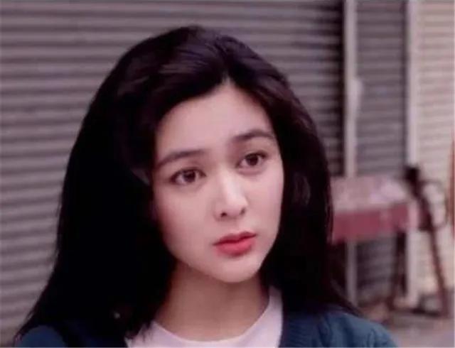 最爱已婚男人和金钱？关之琳终是活成了自己最讨厌的样子