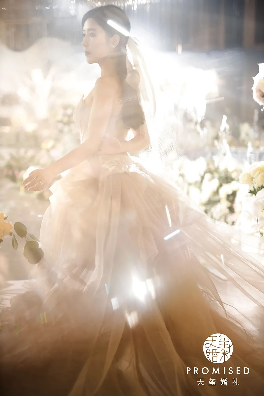 迪拜奢华梦幻婚礼布景,迪拜奢华婚礼布置过亿