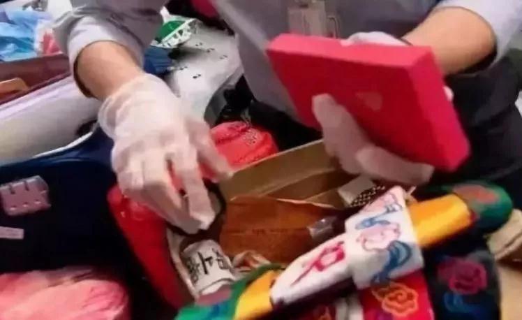 留学生海关被检查,萝卜丁口红过不了安检