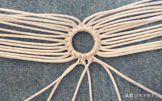 七彩莲花挂件的编法,梅花挂件编法教程