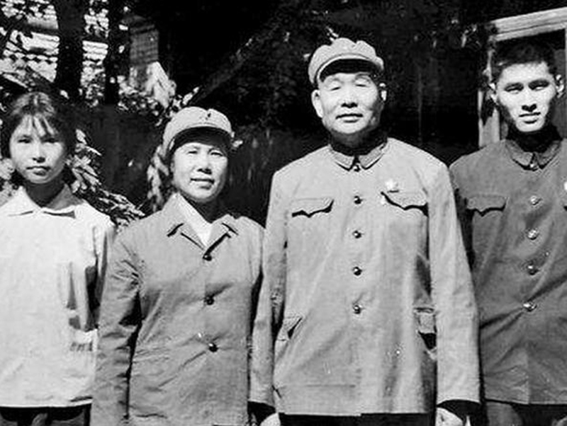 九一三事件发生后,海军司令员重新统领海军,晚年官至副国级