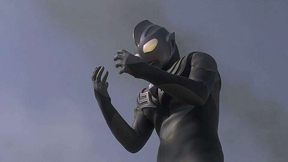 迪迦最初始的形态是黑暗迪迦,黑暗迪迦vs迪迦闪耀形态