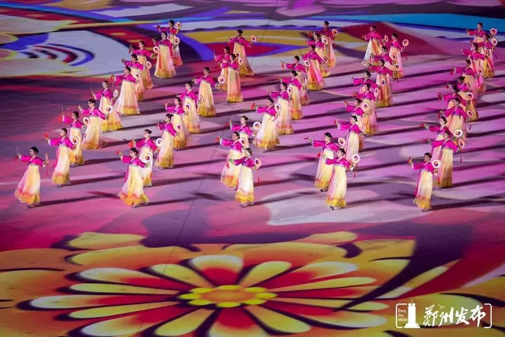 郑州奥体中心震撼场面,郑州奥体中心晚上视频