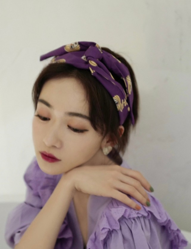 郑秀妍吴谨言西装跳舞,吴谨言私服穿搭