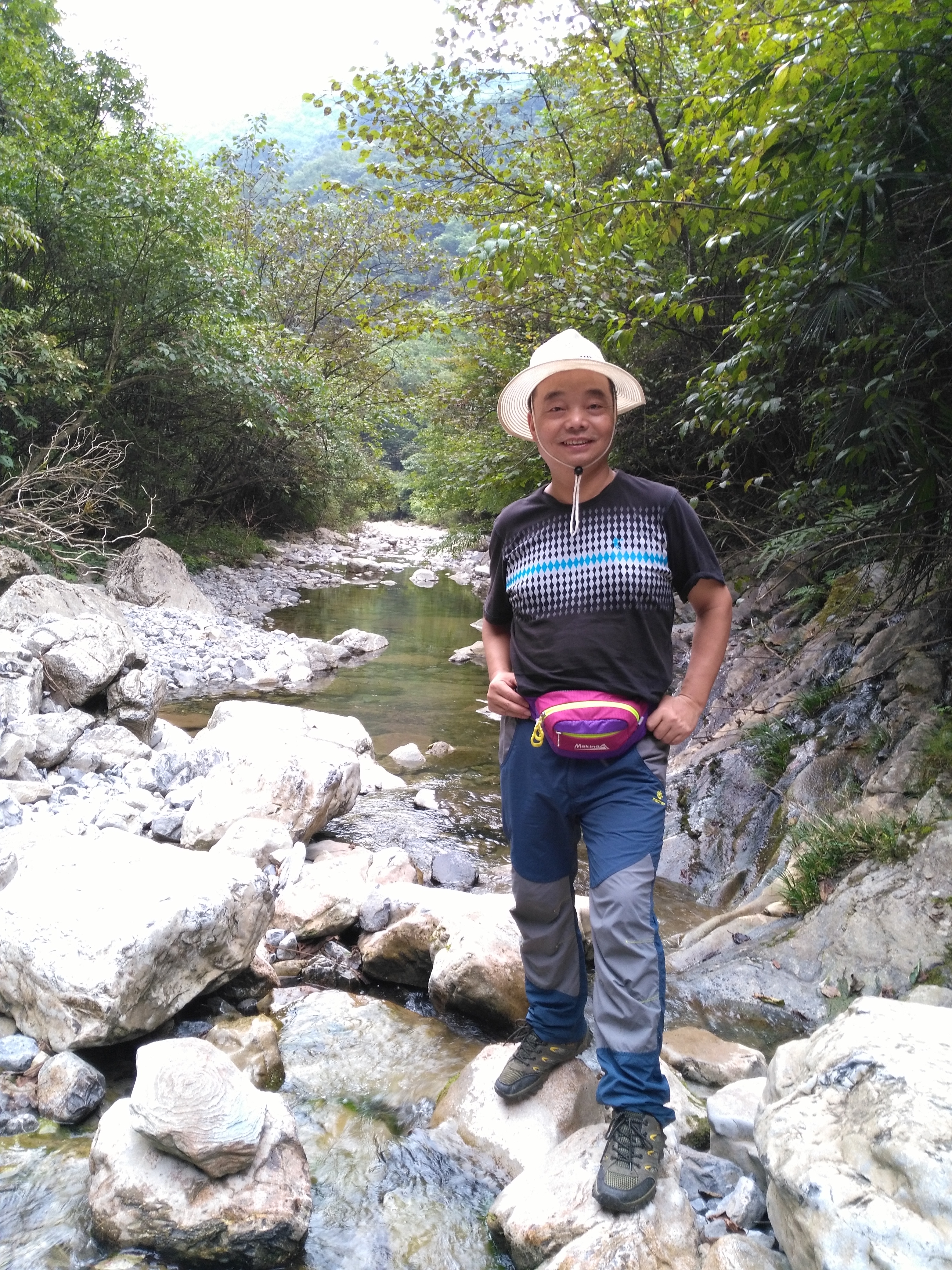 西漂湾瀑布群,建始西漂湾瀑布群