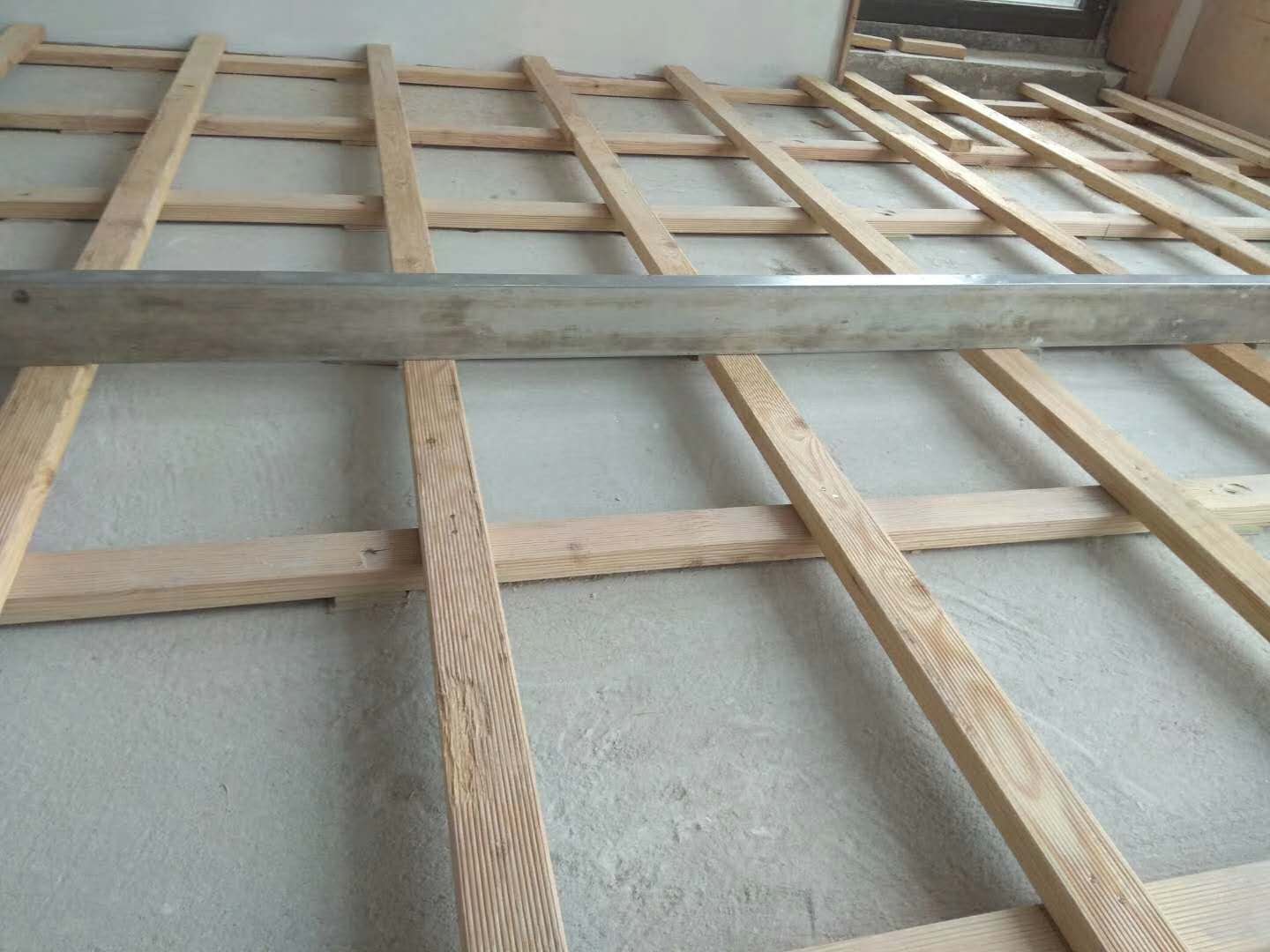 龙骨施工方法及注意事项,龙骨铺设法的施工步骤