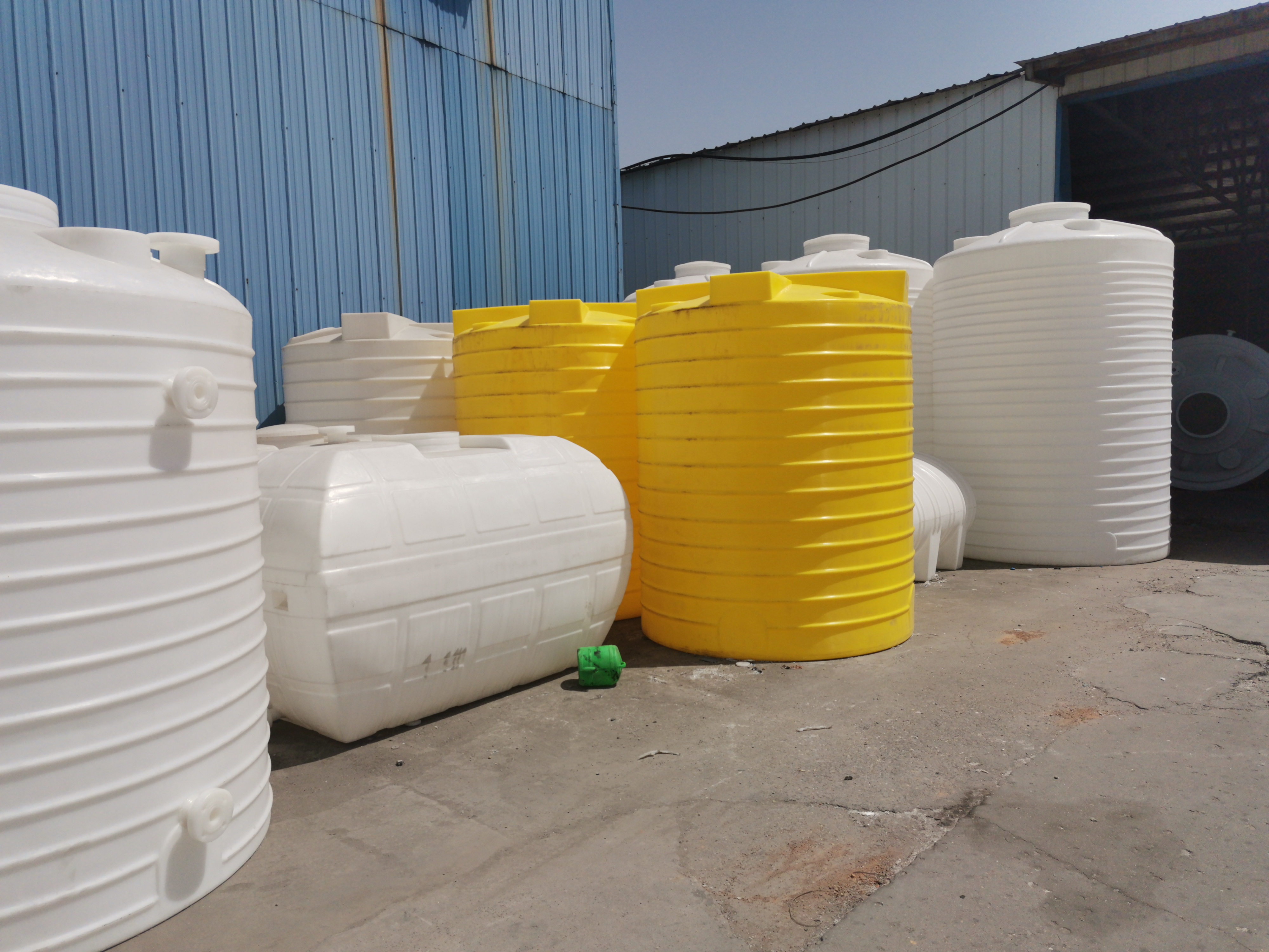 大容量pe塑料储罐,塑料pe储罐怎么收费