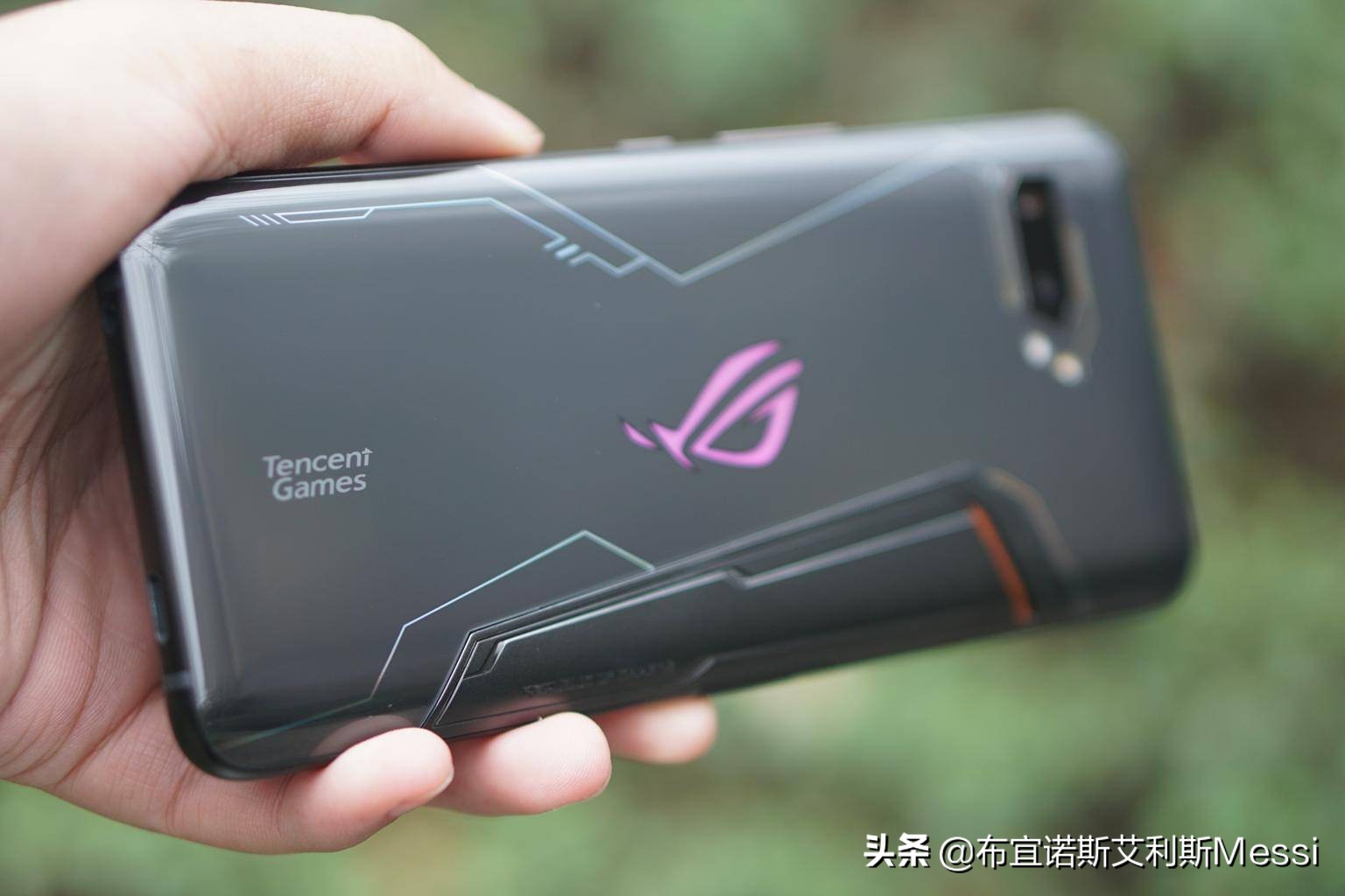 华硕rog2跑分,华硕rog2换屏