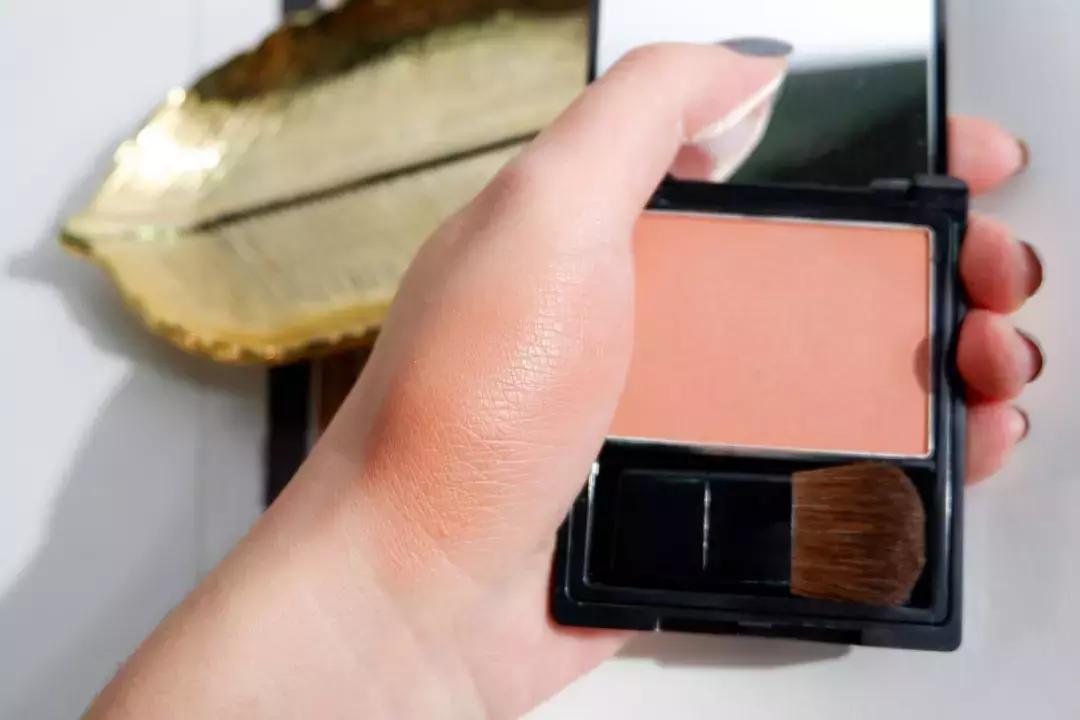 平价彩妆推荐学生党,买什么化妆品不踩雷的好用