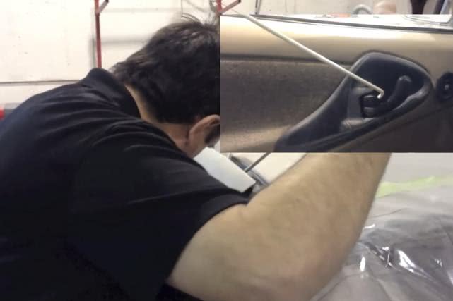 汽车钥匙忘车里开锁小窍门,汽车钥匙忘带了怎么锁车