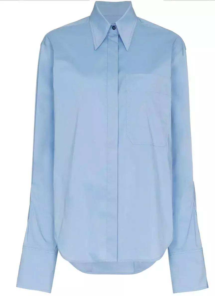 翻翻衣柜,整理衣柜翻到多年前穿的衣服