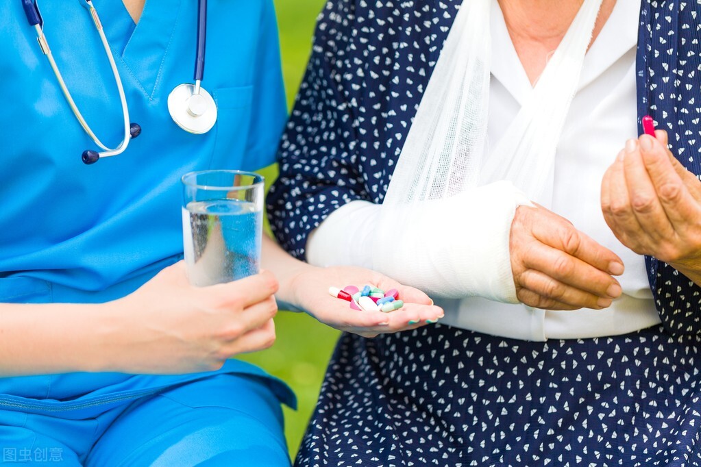 外伤止血包扎的操作流程视频,外伤出血如何清创包扎