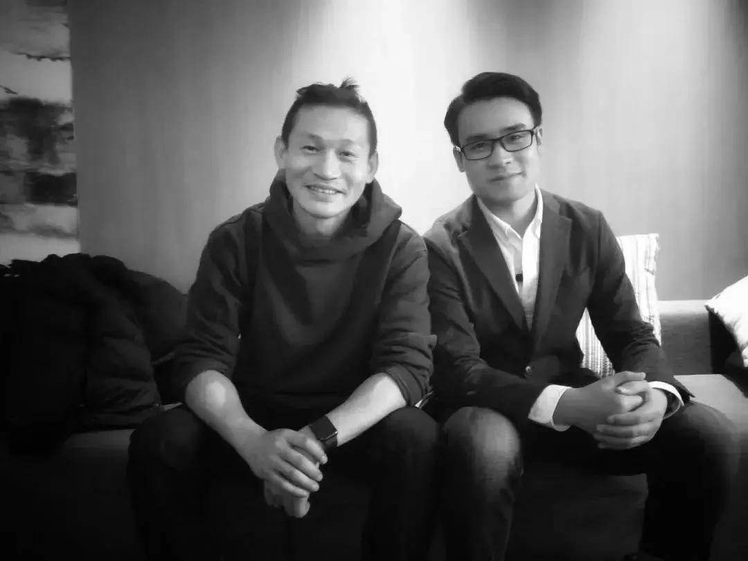 朝阳黄渤：从电视台裸辞成为百万大V，从无名小卒变成与麦迪并肩