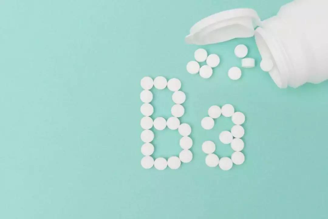 烟酰胺玻尿酸水光焕颜片美白效果,烟酰胺玻尿酸精华液美白淡斑霜