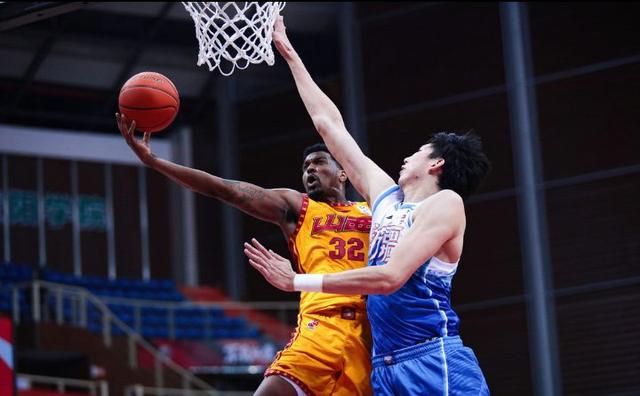 新疆vs宏远总决赛周琦,周琦和疆粤大战