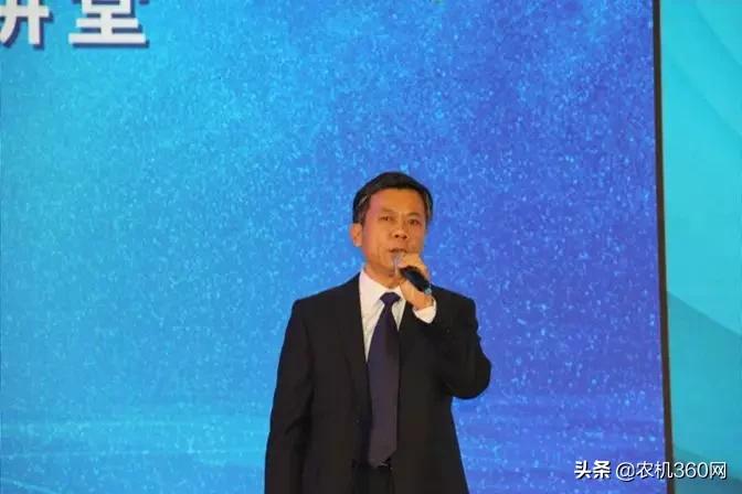 现场预收1.36亿元！经销商为啥这么信赖萨丁重工？