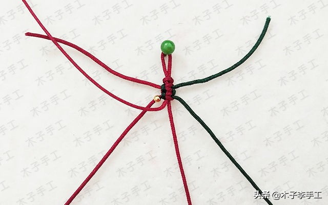 一根线串珠子手链,一个转运珠编手链的造型