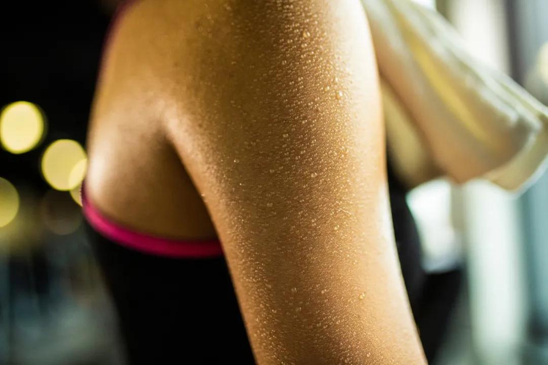 这五个部位出汗是不好的征兆,这几种出汗其实是疾病警示